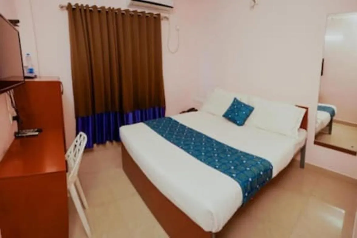 Hotel Sulthan Deluxe Room Gv07305 Kochi
